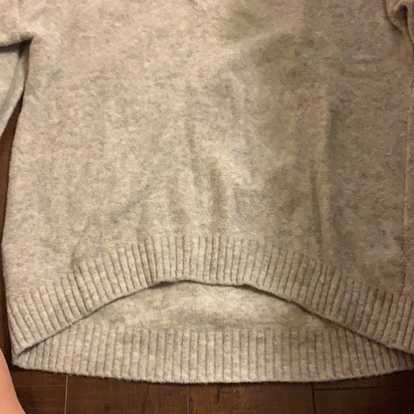 grey v-neck long sweater - Picture 2 of 4